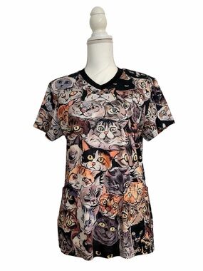Allover Multicolor Cat Face Print V-Neck Nursing Scrub Top Women’s Medium